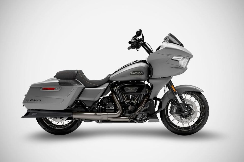 CVO ROAD GLIDE/ 'MAVERICK' SLIP-ONS (2021-2024)